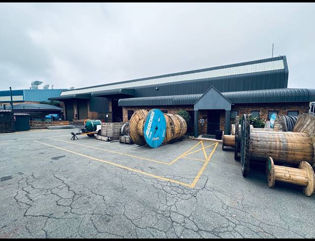 2,052M² WAREHOUSE FOR SALE IN PRINCESS AH